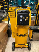 DEWALT D55168 1.6 HP Continuous, 200 PSI, 15 Gallon Workshop Compressor (Refurbished)