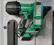 Metabo HPT NR1838DKA Cordless Joist Hanger Kit (Refurbished)